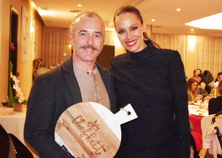 Eva González presenta el ‘Chef Rett’ con el logo creado por Gamero Gil